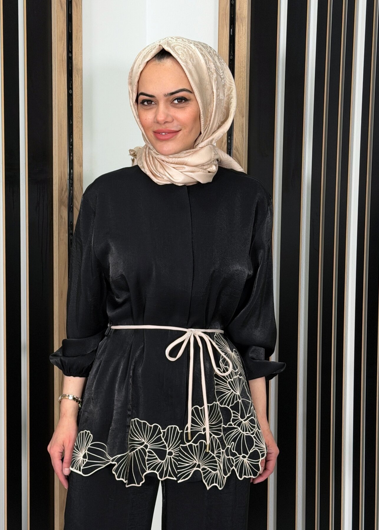 Si Design İşleme Nakışlı Uzun Kollu Tunik BLACK - 2