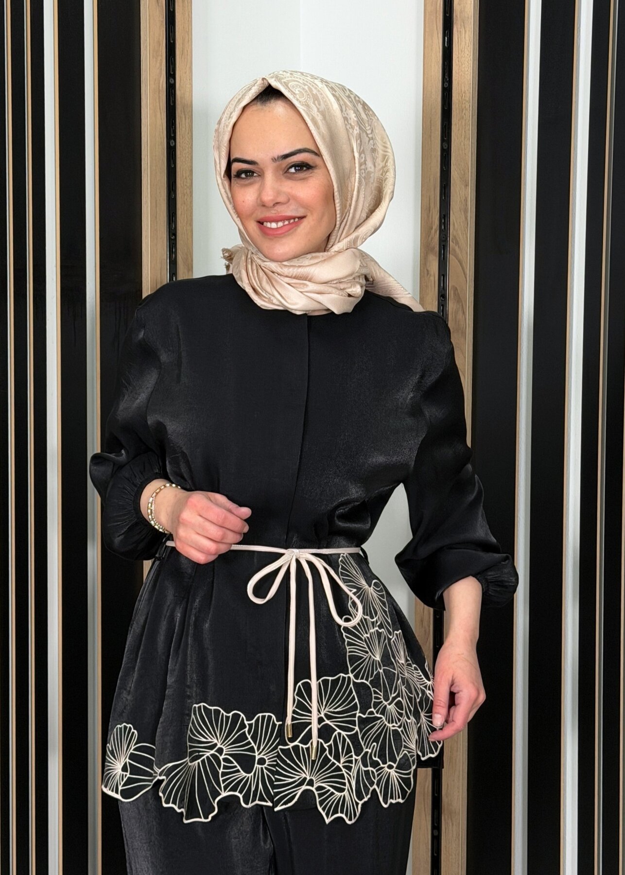 Si Design İşleme Nakışlı Uzun Kollu Tunik BLACK - 1