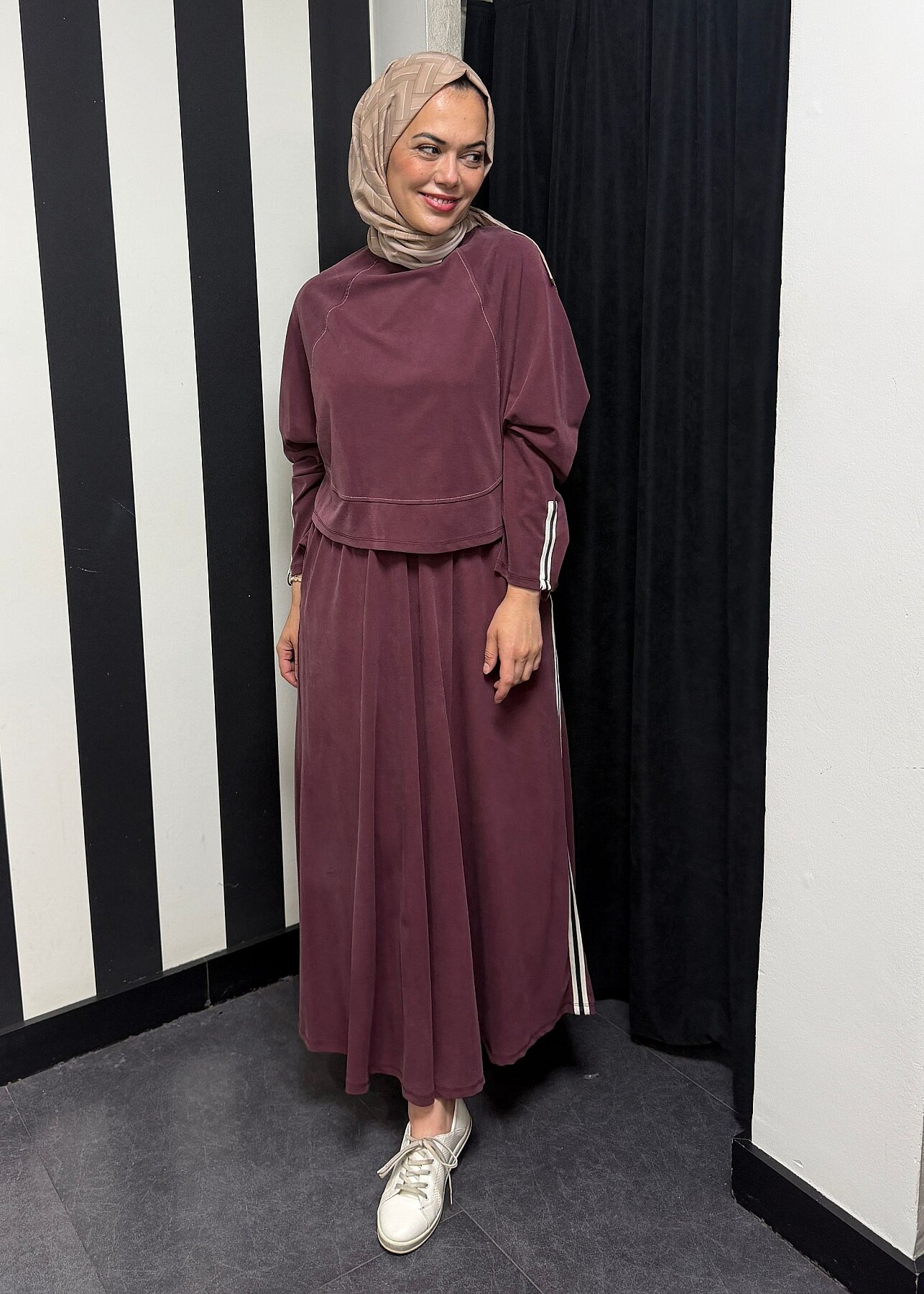 StudioNish Önü Dikiş Detaylı Şeritli Takım BORDO - 3