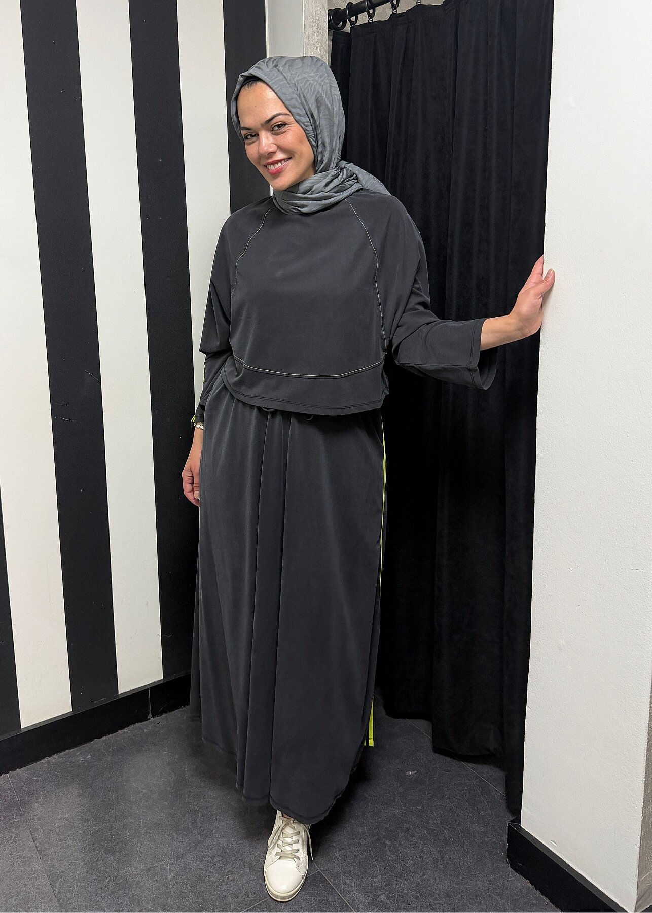 StudioNish Önü Dikiş Detaylı Şeritli Takım SİYAH - 5