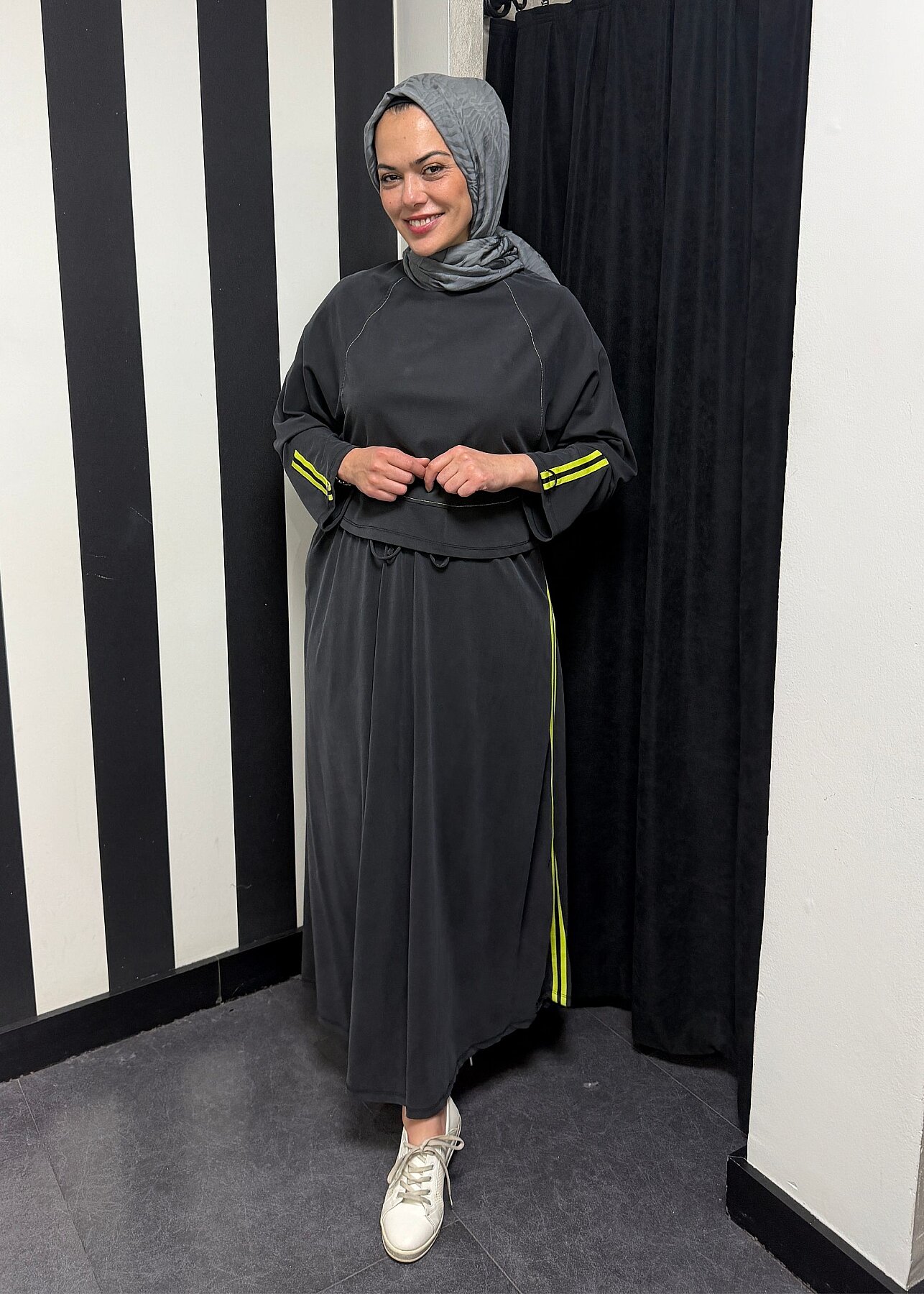 StudioNish Önü Dikiş Detaylı Şeritli Takım SİYAH - 6