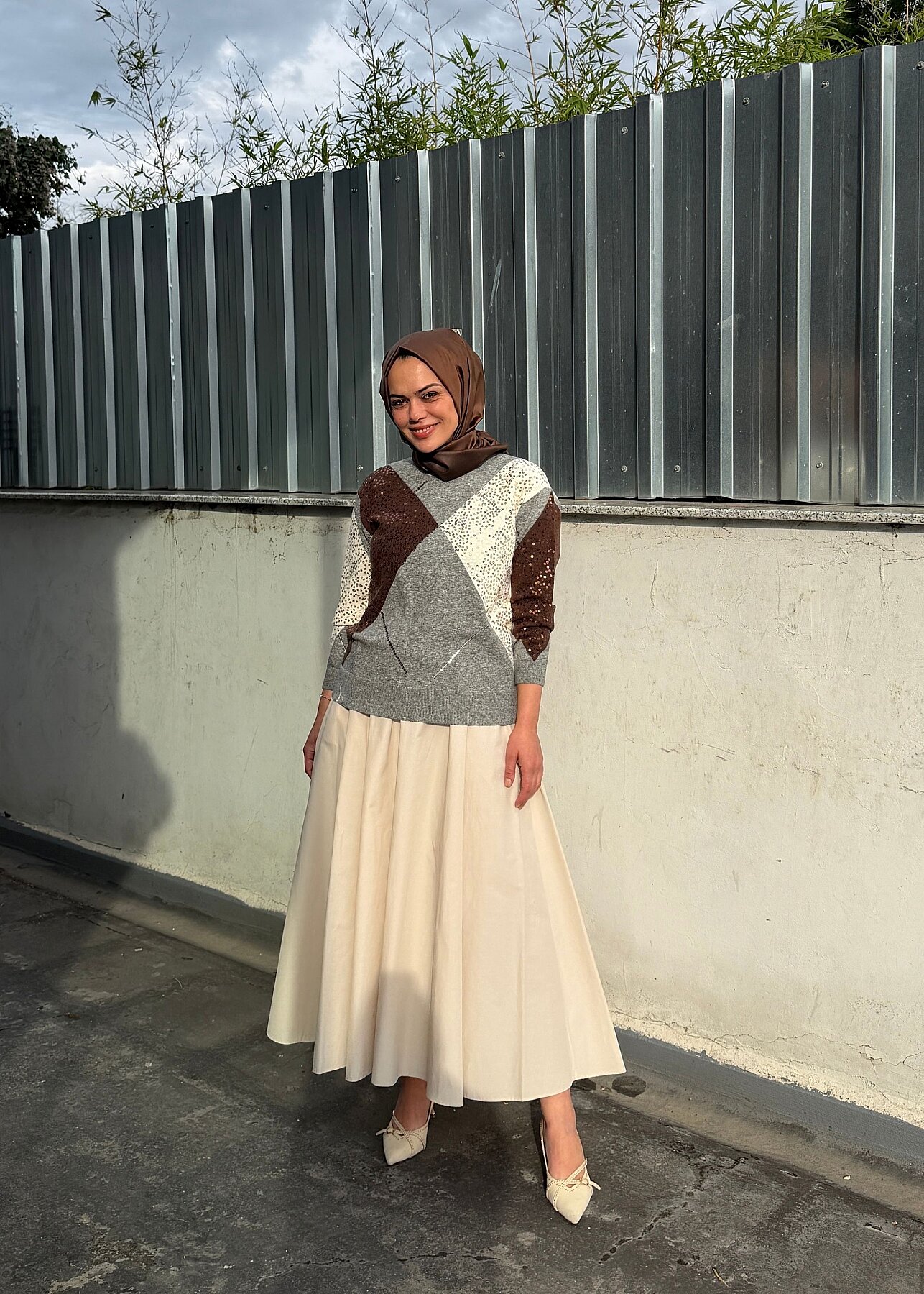 UniQue Baklava Desenli Pul İşlemeli Triko Tunik FÜME - 2