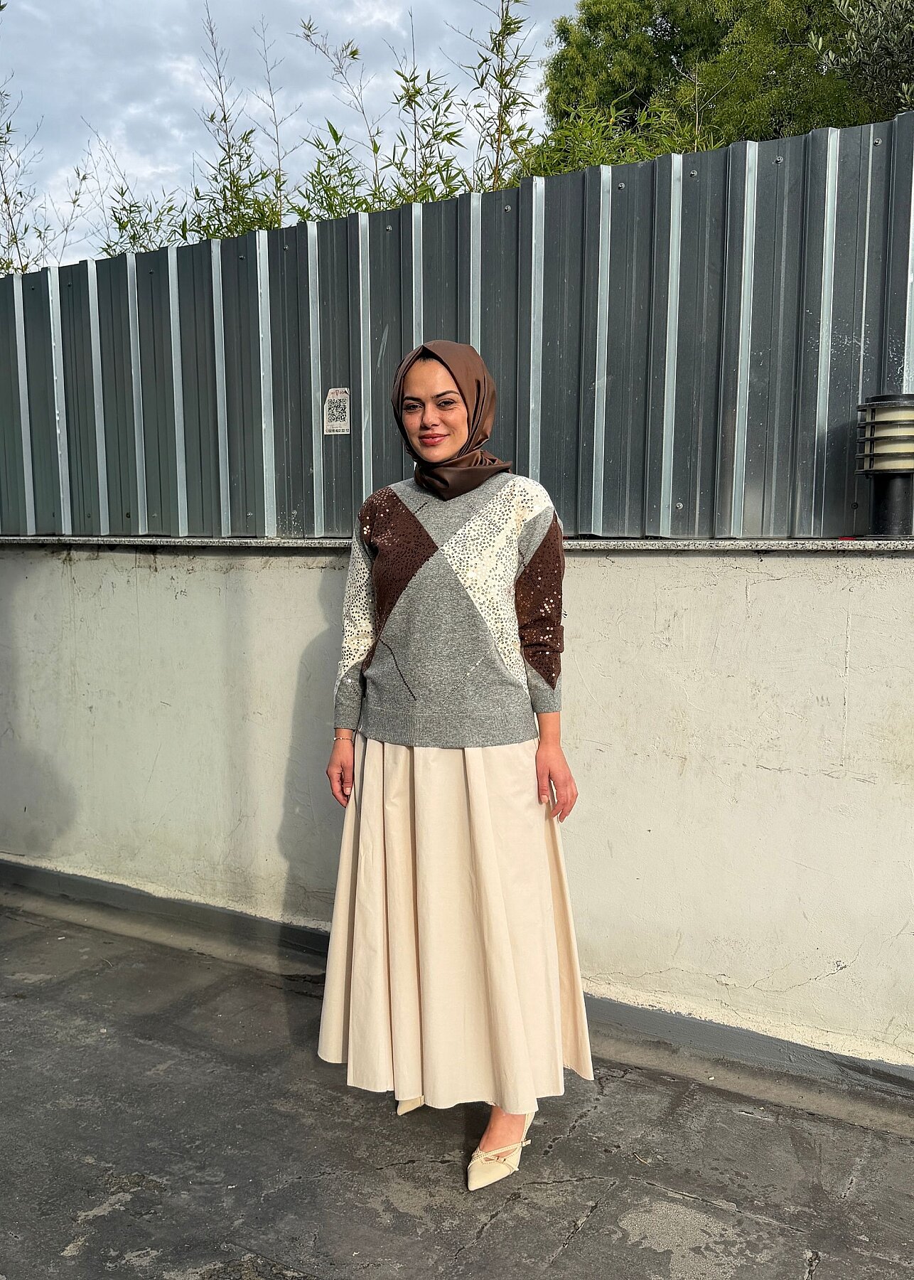 UniQue Baklava Desenli Pul İşlemeli Triko Tunik FÜME - 4