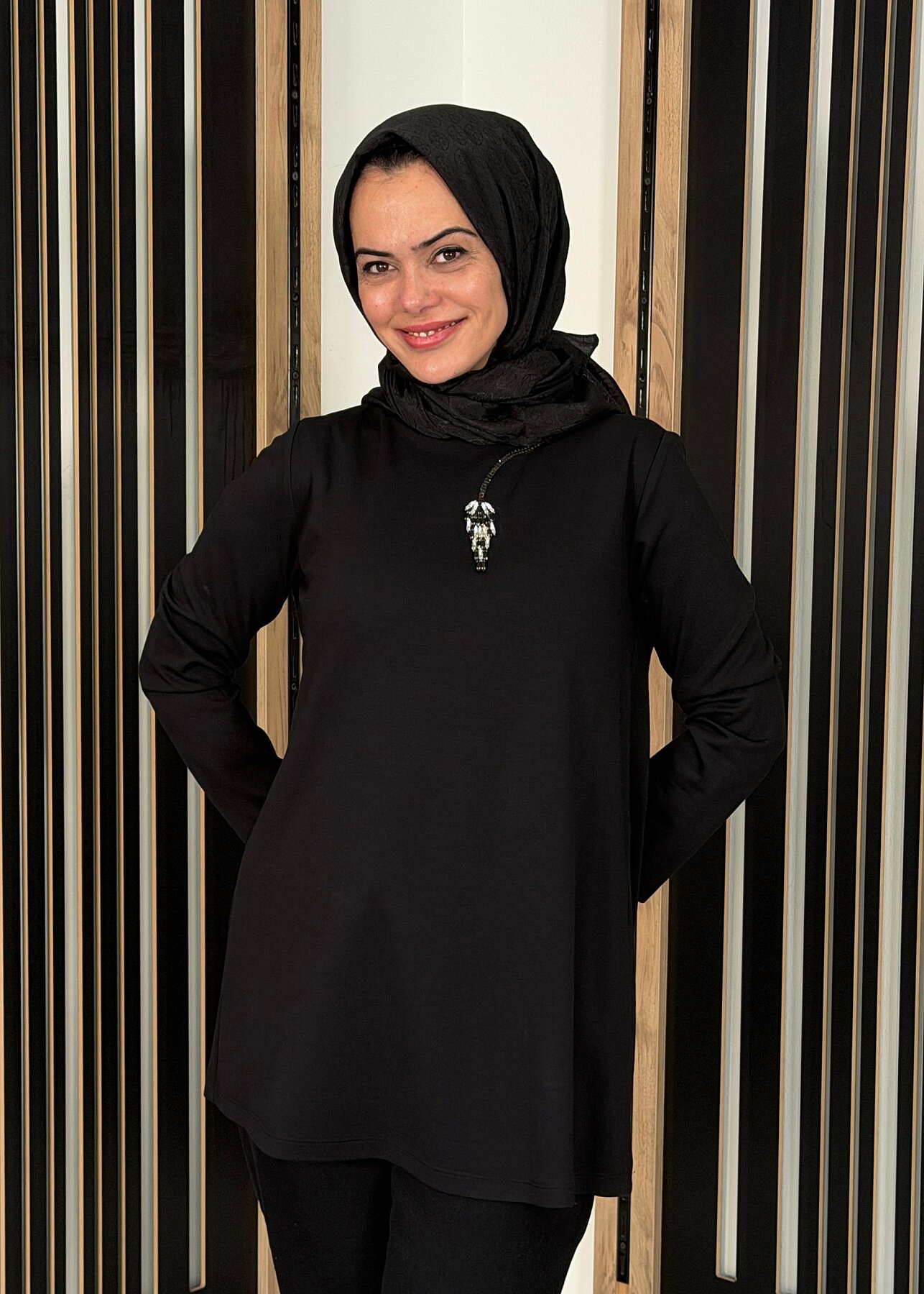 Vuu Uzun Kollu Taşlı Bluz SİYAH - 2