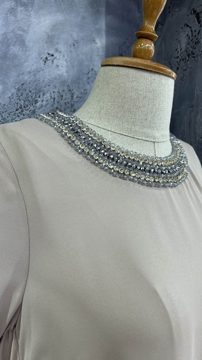 Yeşim Özcan Kolları Taş Detaylı Kat Kat Elbise GRİ - 4
